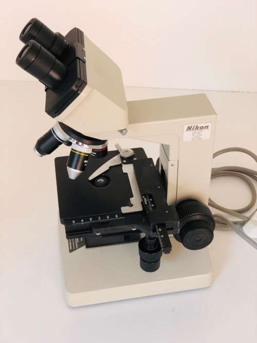 Nikon SE Binocular Microscope with Quadruple Turret