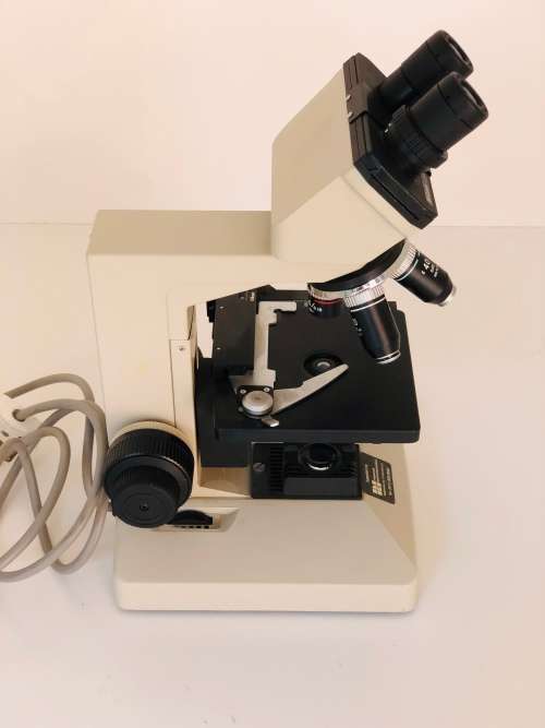Nikon SE Binocular Microscope with Quadruple Turret