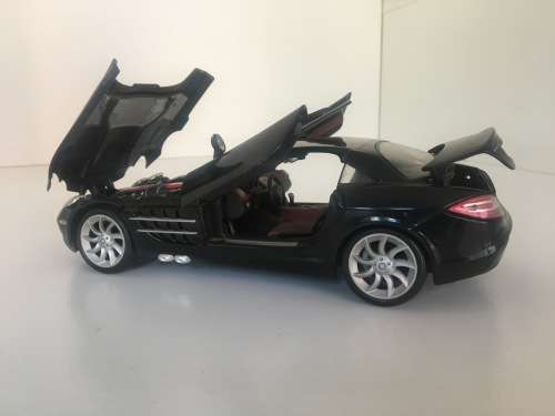 MAISTO - MERCEDES BENZ - SLR MCLAREN 2003