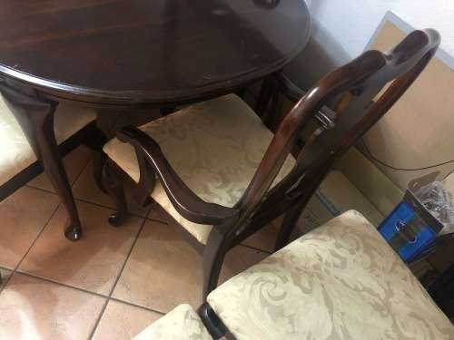 Stunning Solid American Imported 8 Seater Dining Room Suite