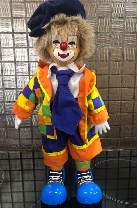 Collectible porcelain clown - World of Clowns