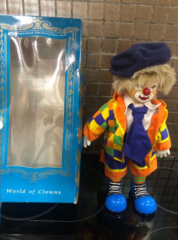 Collectible porcelain clown - World of Clowns