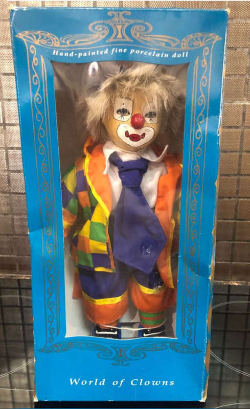 Collectible porcelain clown - World of Clowns