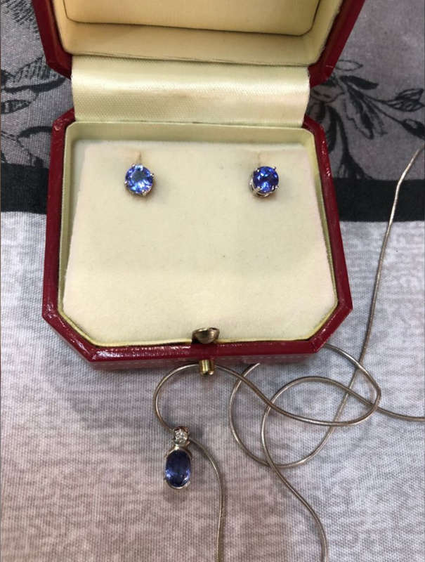 Browns White Gold & Tanzanite Earrings with Chain & Pendant
