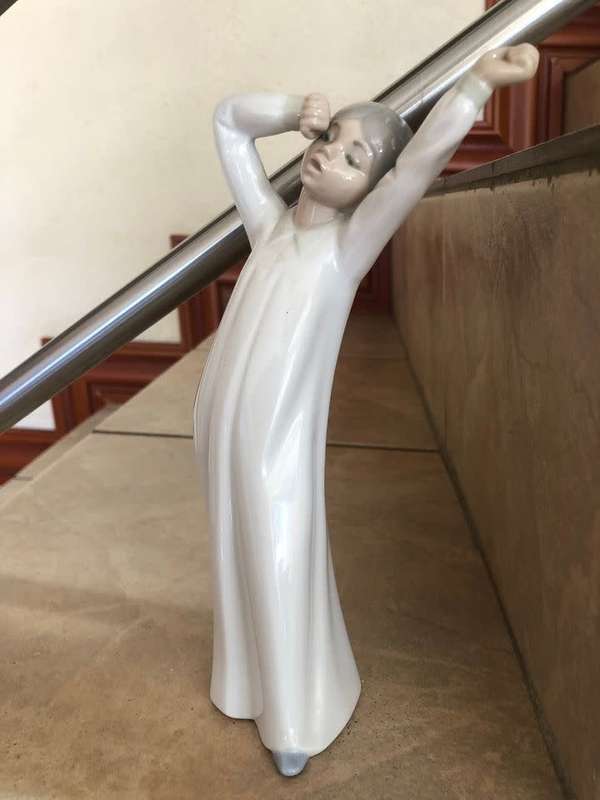 Zaphir - Made in Spain - Girl Yawning