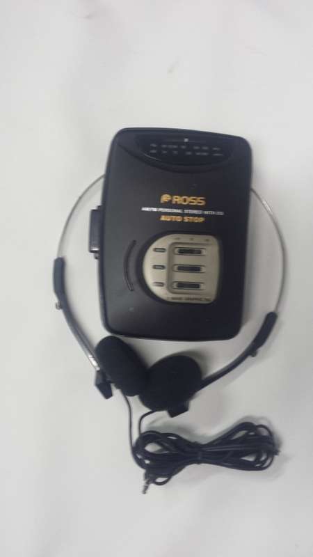 Vintage Ross Cassette Walkman With FM/AM
