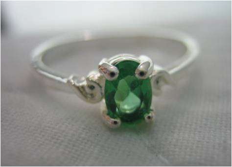 VERY DAINTY SILVER PLATED RING WITH GREEN QUARTZ CZ