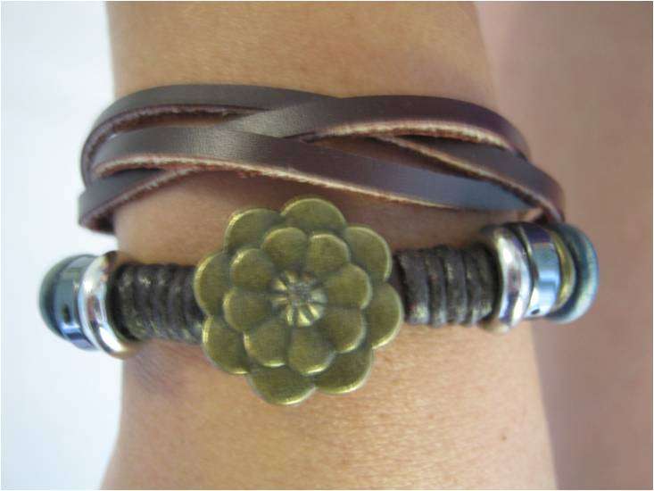 LEATHER FLOWER BRACELT