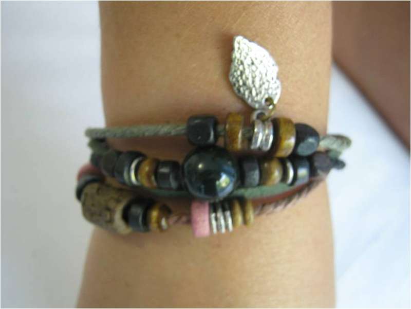 ETHNIC LEATHER BRACELET WITH CATS EYE AND LEAF