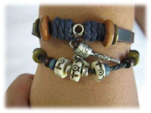 BEAUTIFULLY CRAFTED ETHNIC BRACELET WITH BUDDHA PRAYING BEADS