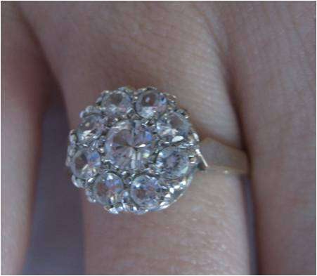 VERY BEAUTIFUL 9CT SOLID GOLD RING WITH CZ/SAPHIRES