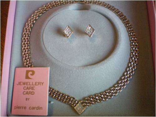 PIERRE CARDIN CLASSIC NECKLACE AND EARRING SET