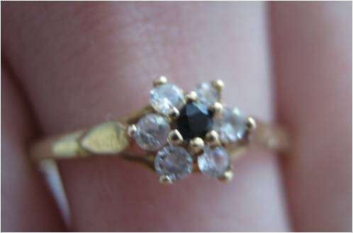 9CT YELLOW GOLD WITH WHITE AND BLUE SAPPHIRES