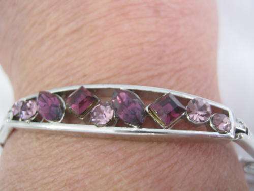 BRACELET WITH PURPLE STONES