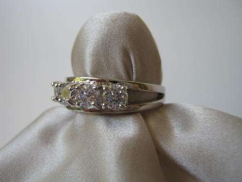 SILVER ELECTROPLATED AND 5 SPARKLY CZ - SIZE 5