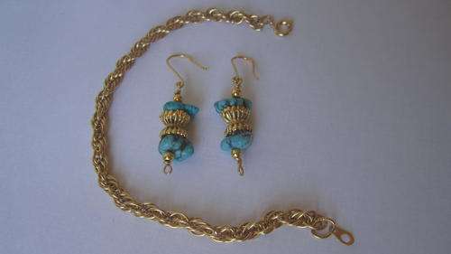 FUN COSTUME JEWELLERY GOLD TONED BRACELET AND EARRINGS WITH CZ TURQUOISE STONE