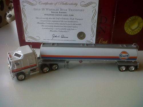 LIMITED EDITION MATCHBOX GULF 18 WHEELER TRUCK (SEE PICTURES!!!)