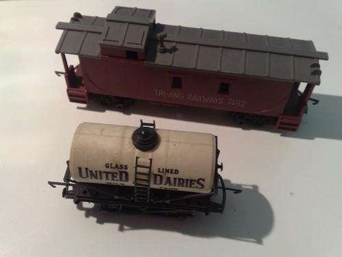 TRI-ANG AN LIMA TRAIN