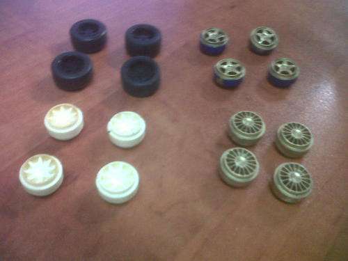 SCALEXTRIC RIMS / TYRES 4 X SETS  -  1 /32 SCALE SLOT CARS