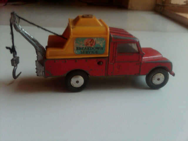 CORGI LAND ROVER 109 WB (MADE IN GT BRITAIN)