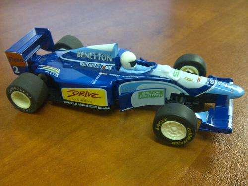 SCALEXTRIC C583 BENETTON B193 RENAULT F1 -  1 /32 SCALE SLOT CAR