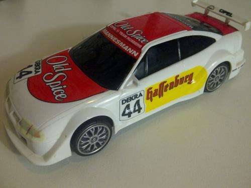 SCALEXTRIC OPEL CALIBRA -  1 /32 SCALE SLOT CAR   (NEED NEW TYRES!!)