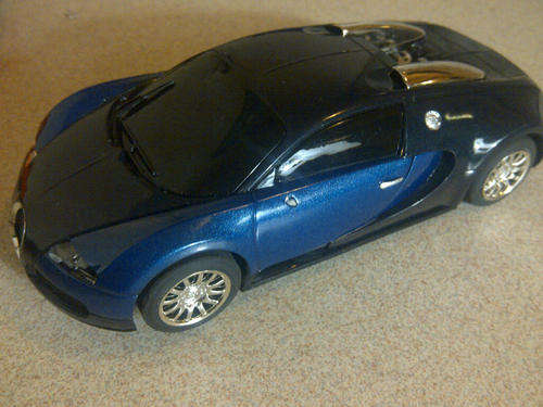 HORNBY SCALEXTRIC BUGATTI VEYRON  -  1 /32 SCALE SLOT CAR