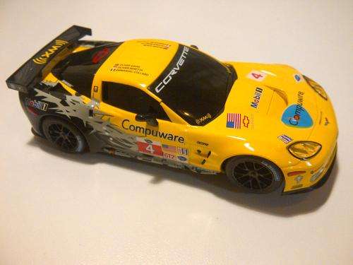 SCALEXTRIC HORNBY 2011 CORVETTE C6R  -  1 /32 SCALE SLOT CAR (NEW)