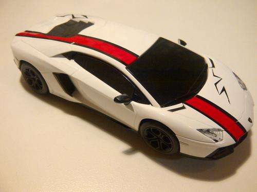 SCALEXTRIC HORNBY LAMBORGHINI AVENTADOR  -  1 /32 SCALE SLOT CAR (NEW)