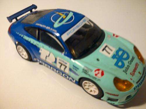 SCALEXTRIC PORSCHE 911 GT3R  -  1 /32 SCALE SLOT CAR