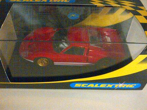 SCALEXTRIC C2424 FORD GT40 MKII   -  1 /32 SCALE SLOT CAR   (COLLECTORS CLUB 2003)