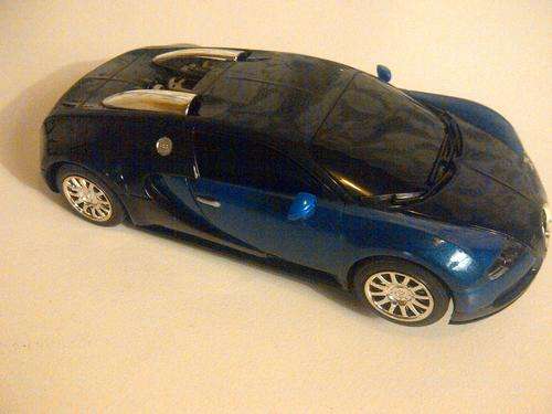 SCALEXTRIC BUGATTI VEYRON  -   1/32 SCALE SLOT CAR   (LIKE NEW)