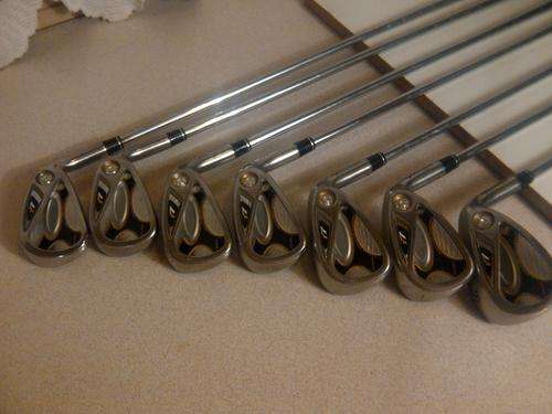 TAYLORMADE R7 IRONS , 4/5/6/7/8/9/S (SEE PICTURES PLEASE - 7 IRONS)