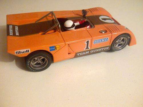 FLY "GUNSTON" CHEVRON B19  -  1 /32 SCALE SLOT CAR
