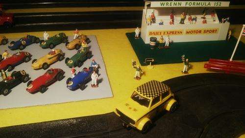 SCALEXTRIC MINI  - 1/32 SCALE SLOT CAR