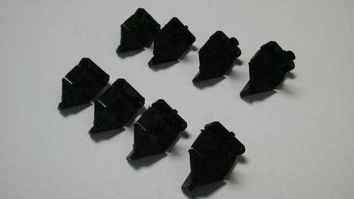 1/32 SCALE SLOT CAR SPARES   -   8 x SCALEXTRIC PICK-UPS