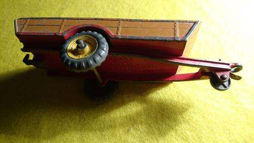 DINKY HALESOWEN FARM TRAILER , 115mm (MADE IN ENGLAND BY MECCANO LTD)