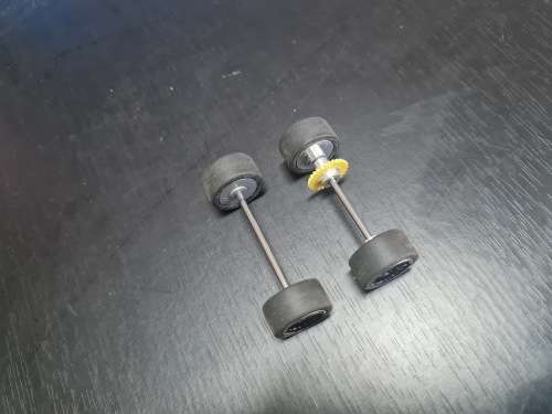 1/32 SCALE slot cars rims / tyres