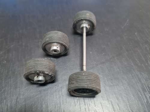1/32 SCALE slot cars rims / tyres