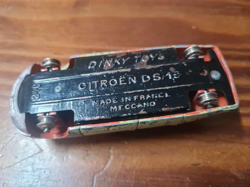 Dinky Citroen DS19 , made in France