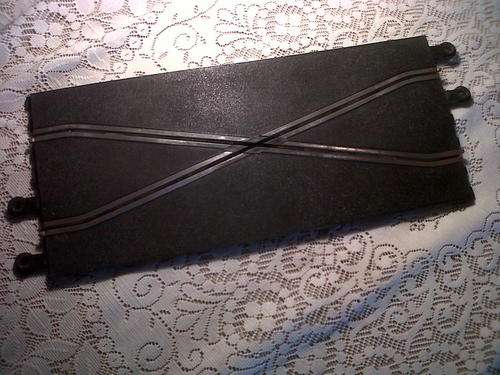VINTAGE SCALEXTRIC TRACK (CROSS)