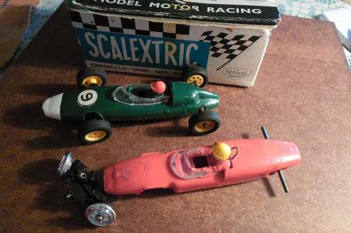 VINTAGE SCALEXTRIC TRI-ANG C85 BRM 1/32 SCALE AND MORE (SEE PICTURES AND INFO)