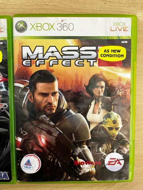 3 Game Bundle for XBOX 360 (Bayonetta, Gears of War, Mass Effect)