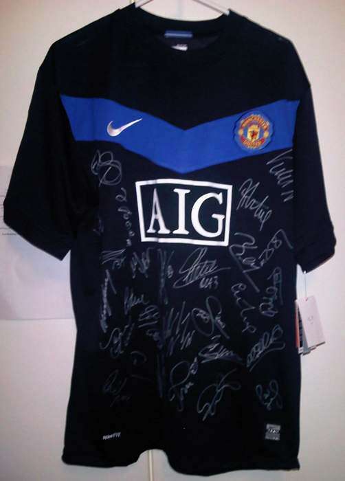 SIGNED MANCHESTER UNITED 2009/2010 AWAY SHIRT COA - SIGNED BY 27
