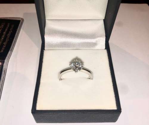 Brand New 1.010ct Diamond Solataire18k White Gold Band DIA Certified