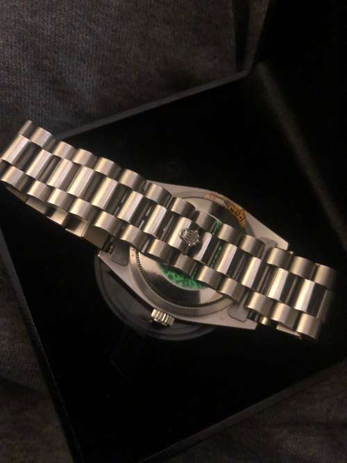 Very Rare Mens Rolex Day Date Edition With A Total Of 1,8carat Of Diamond Dials