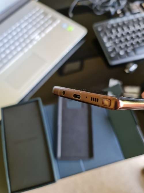 Samsung galaxy note 9 (Excellent condition)