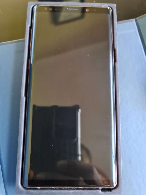 Samsung galaxy note 9 (Excellent condition)