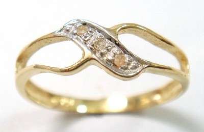 9ct Solid Yellow Gold with 3 Genuine diamonds Ring