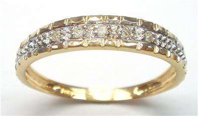 BEAUTIFUL 9CT YELLOW GOLD WITH 5 GENUINE DIAMONDS RING